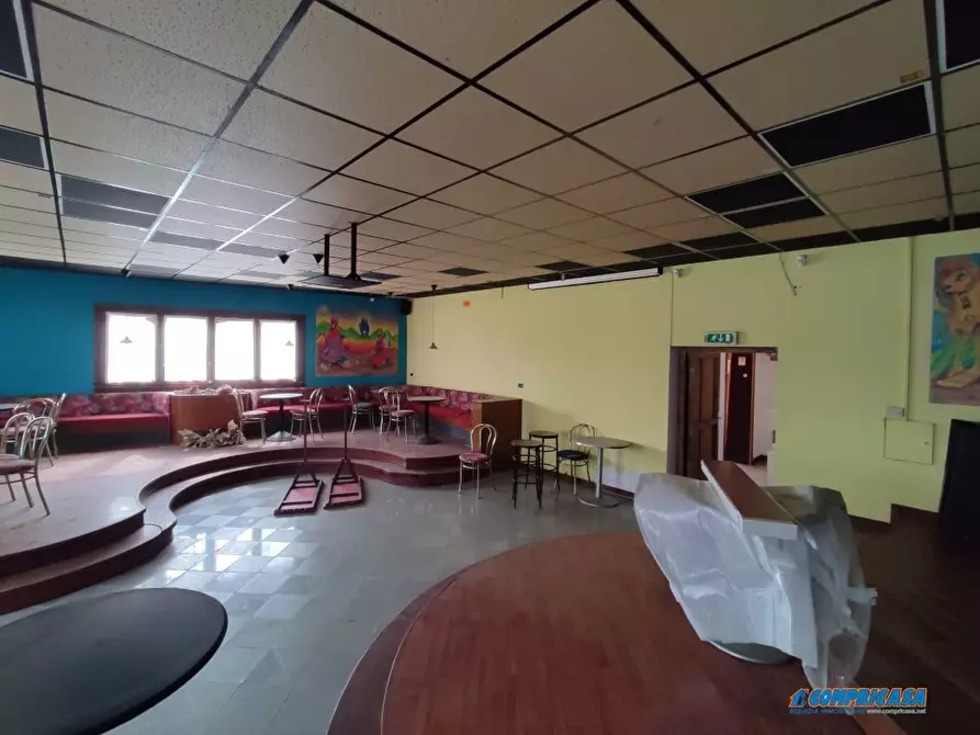 Immagine 2 di Negozio in affitto  a Montagnana