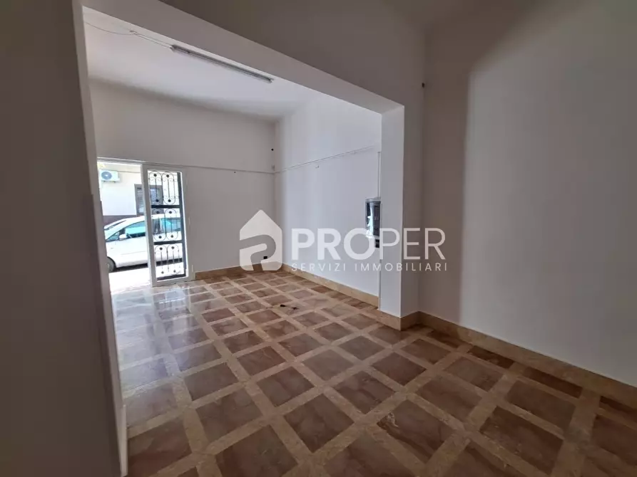 Immagine 7 di Negozio in affitto  a Terrasini