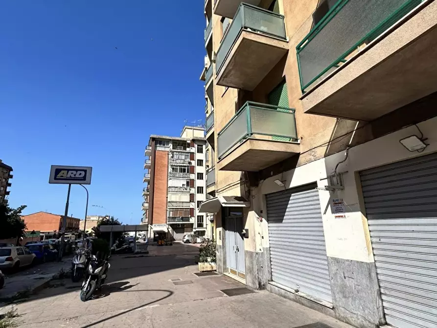 Immagine 1 di Negozio in affitto  46/48 a Palermo