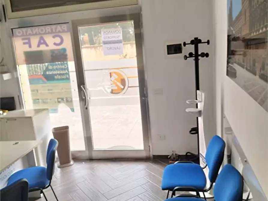 Immagine 3 di Negozio in affitto  a Palermo