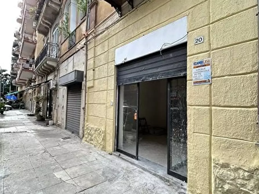 Immagine 1 di Negozio in affitto  20 a Palermo