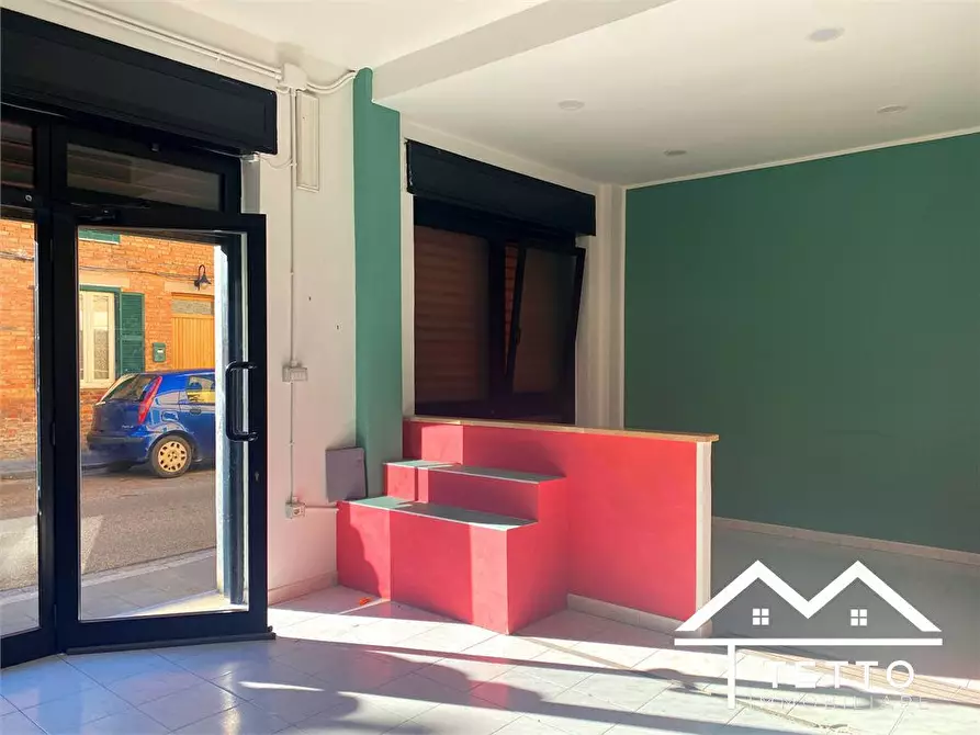 Immagine 6 di Negozio in affitto  16/B a Forano