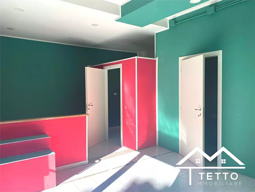 Immagine 7 di Negozio in affitto  16/B a Forano