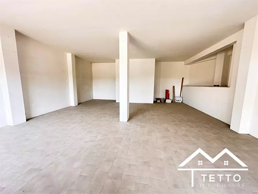 Immagine 4 di Negozio in affitto  10 a Forano