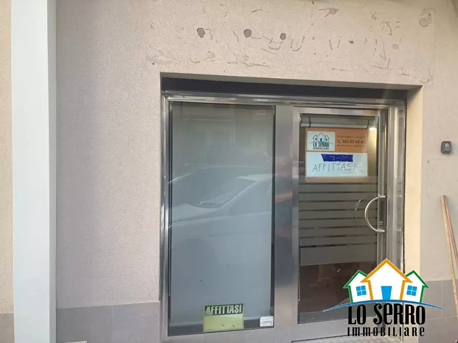 Immagine 1 di Negozio in affitto  a Alcamo