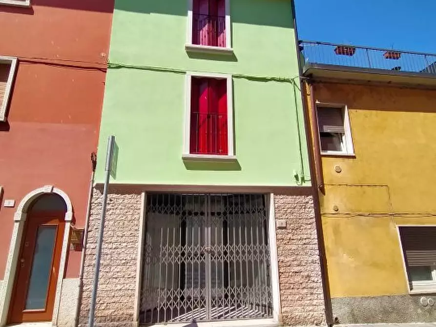 Immagine 1 di Negozio in affitto  a Bardolino