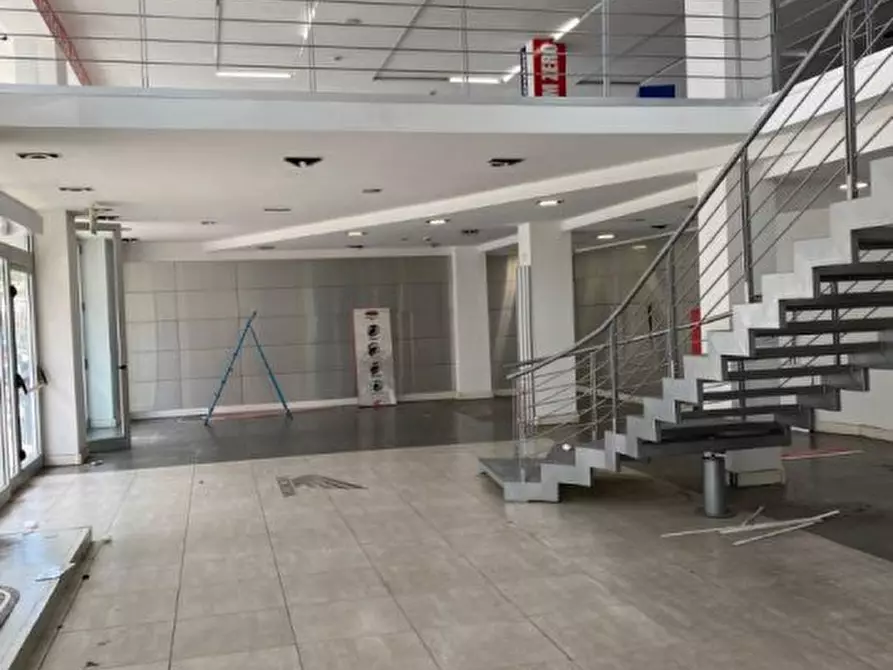 Immagine 2 di Negozio in affitto  a Pescara