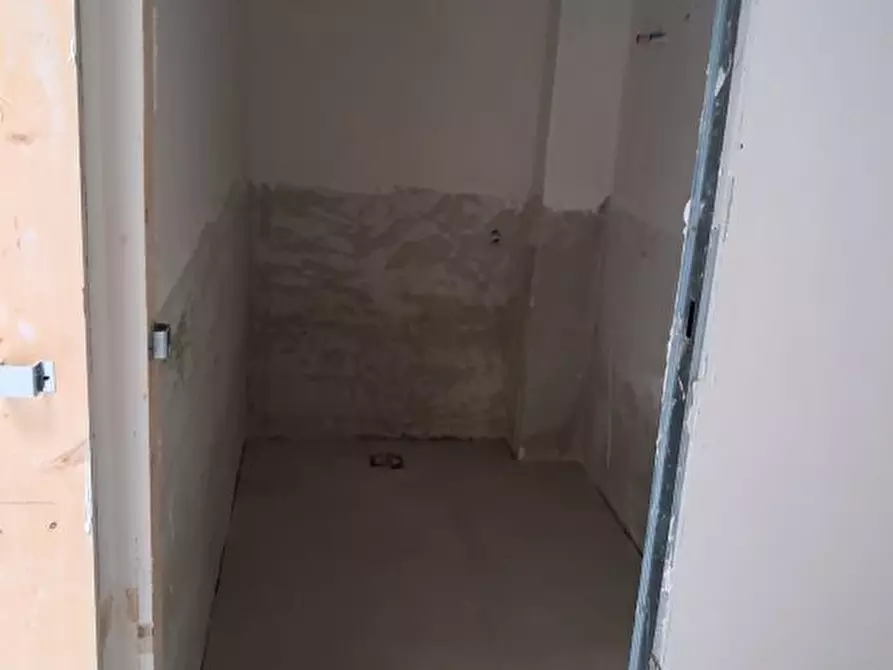 Immagine 2 di Negozio in affitto  a Pescara