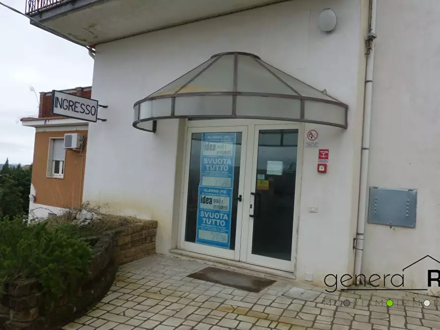Immagine 6 di Negozio in affitto  a Alanno