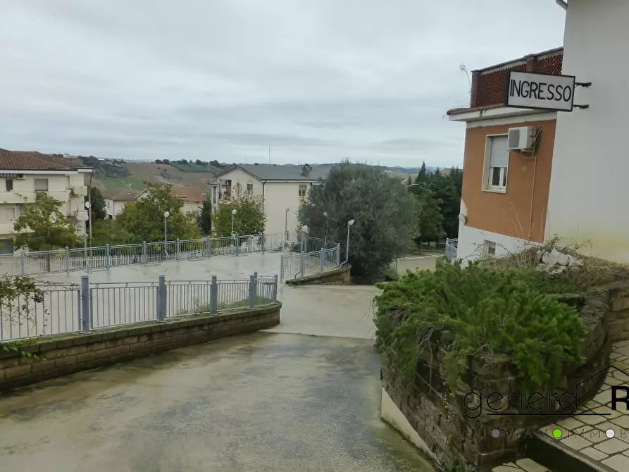 Immagine 7 di Negozio in affitto  a Alanno