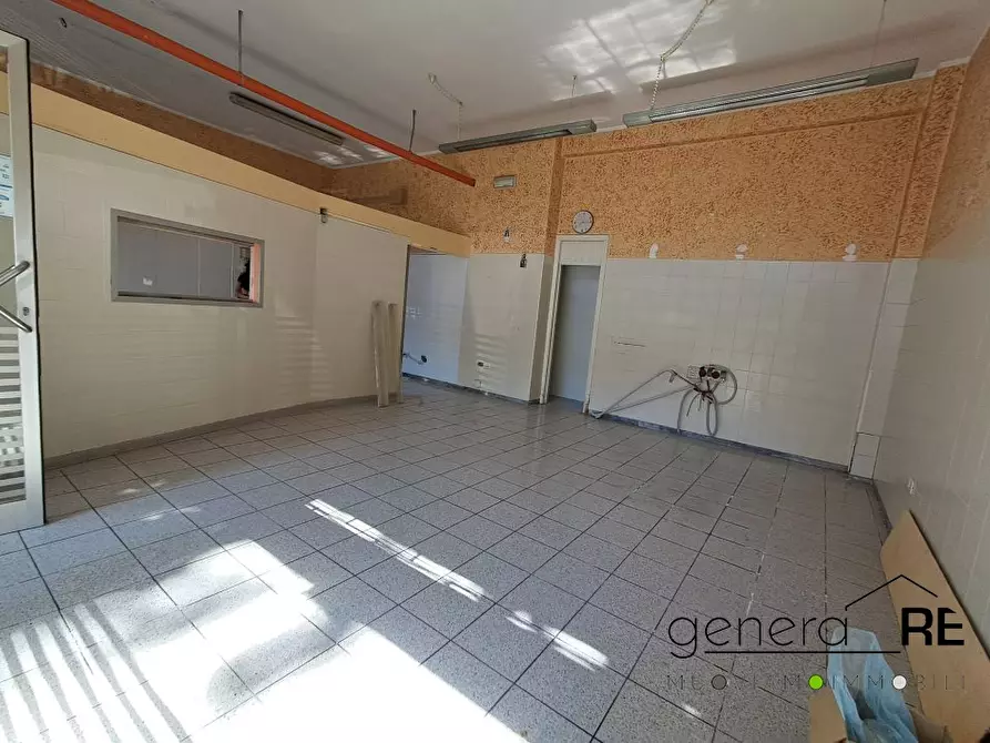 Immagine 3 di Negozio in affitto  a Pescara