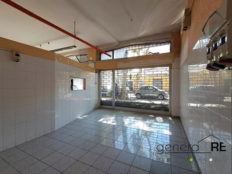 Immagine 4 di Negozio in affitto  a Pescara