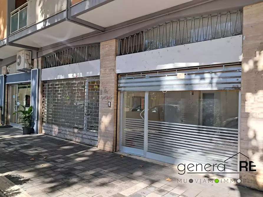 Immagine 1 di Negozio in affitto  a Pescara