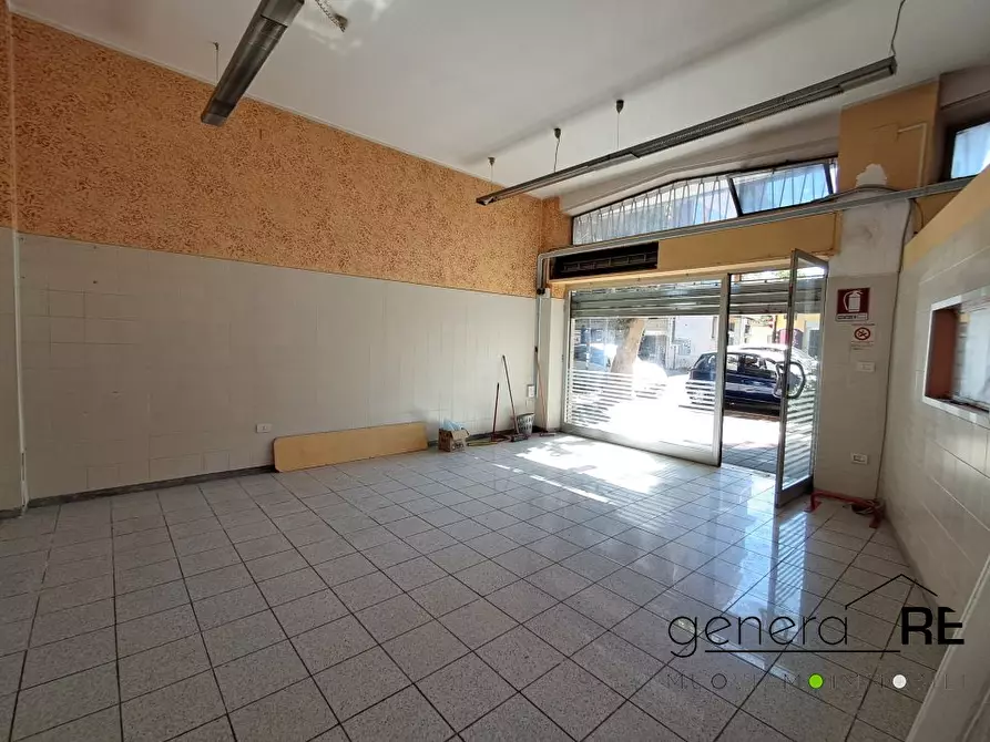 Immagine 2 di Negozio in affitto  a Pescara