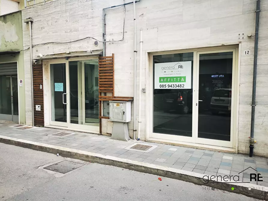 Immagine 2 di Negozio in affitto  a Pescara