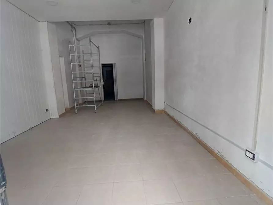 Immagine 5 di Negozio in affitto  2 a Messina