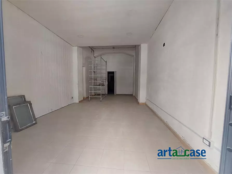 Immagine 4 di Negozio in affitto  2 a Messina