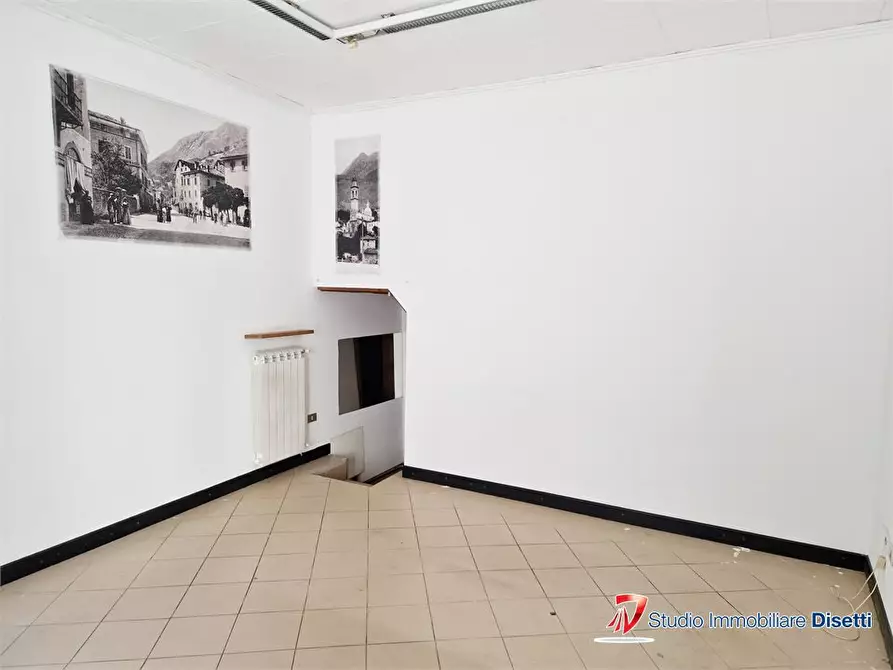 Immagine 1 di Negozio in affitto  20 a Edolo