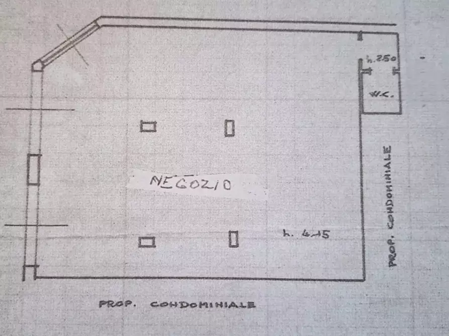 Immagine 5 di Negozio in affitto  a Colle Di Val D'elsa