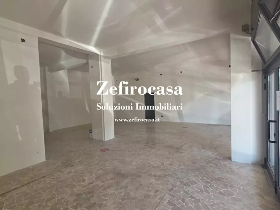 Immagine 4 di Negozio in affitto  a San Giovanni In Persiceto
