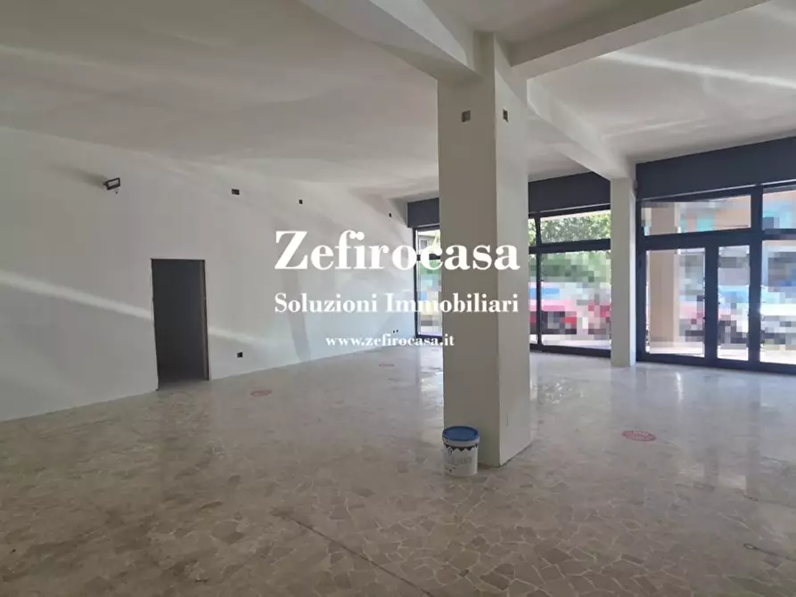 Immagine 6 di Negozio in affitto  a San Giovanni In Persiceto