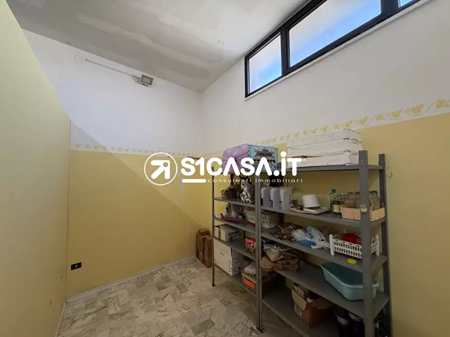 Immagine 4 di Negozio in affitto  a Galatone