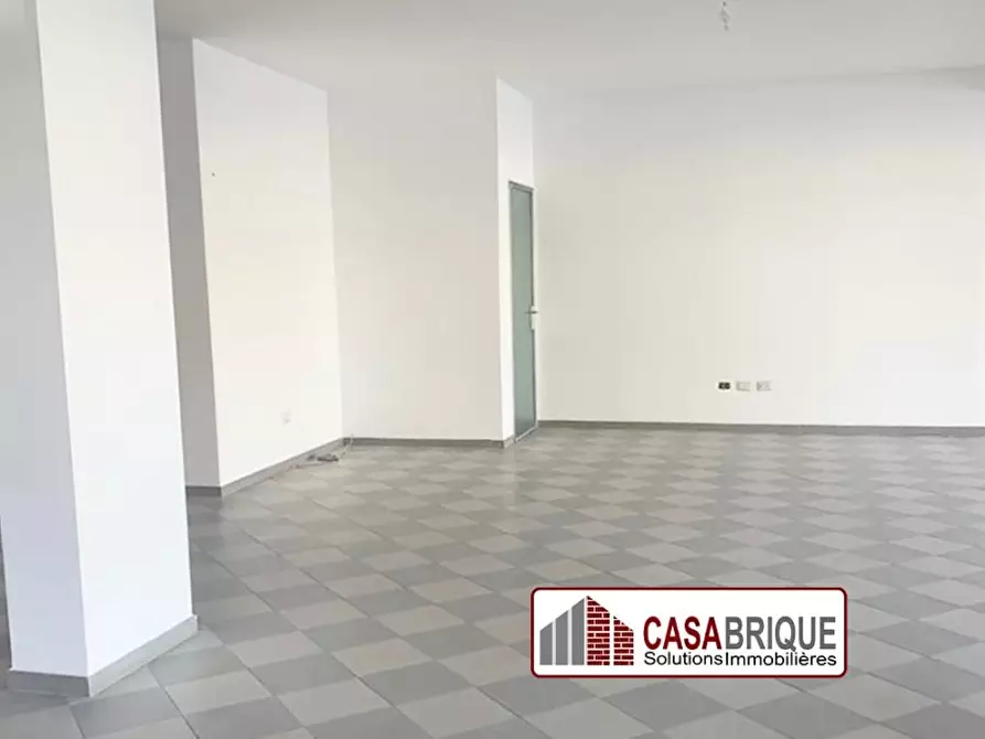 Immagine 9 di Negozio in affitto  10 a Bagheria