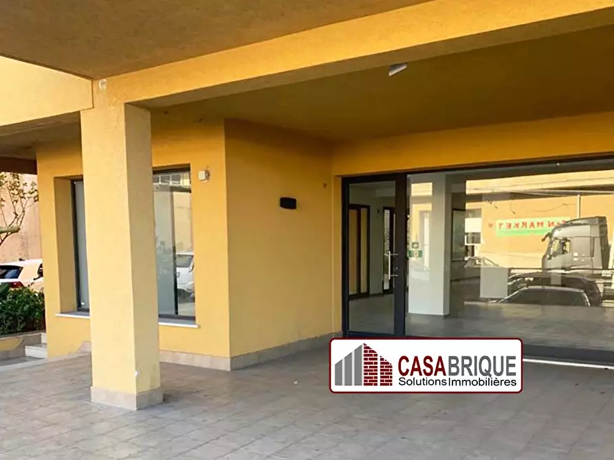 Immagine 1 di Negozio in affitto  10 a Bagheria