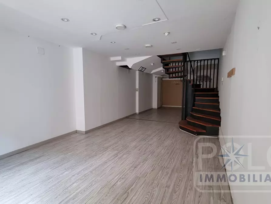 Immagine 3 di Negozio in affitto  20 a Verona