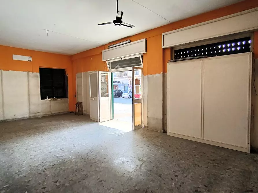 Immagine 4 di Negozio in affitto  20 a Arzano