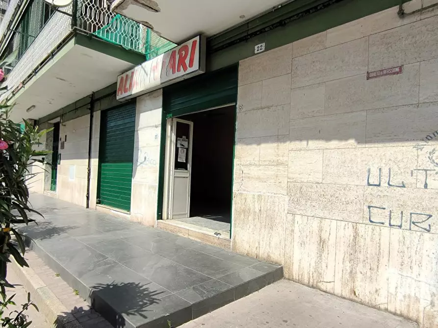 Immagine 6 di Negozio in affitto  20 a Arzano