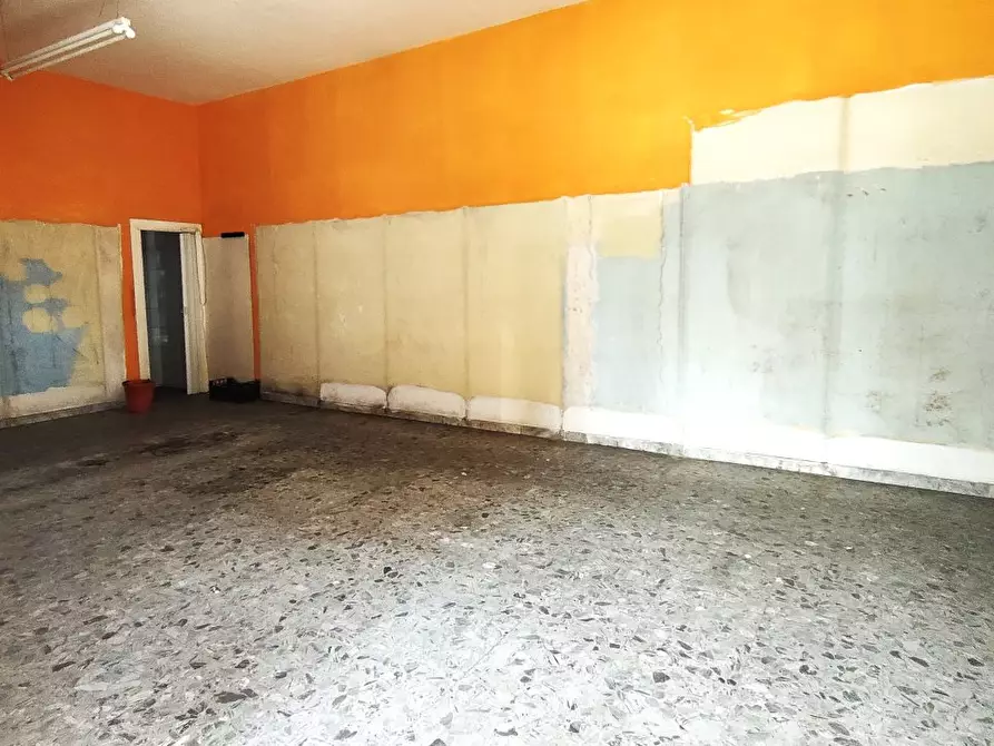 Immagine 3 di Negozio in affitto  20 a Arzano