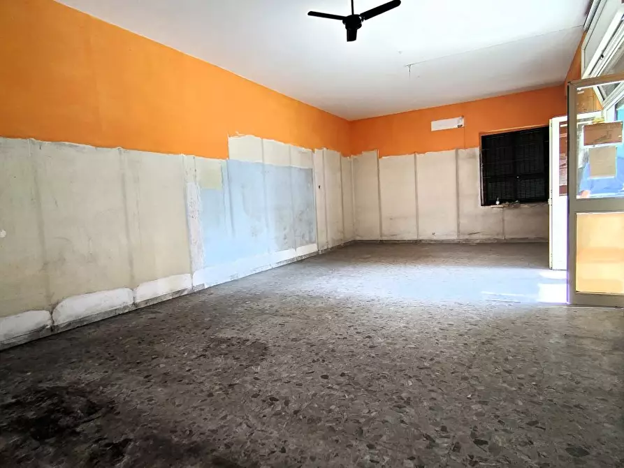 Immagine 5 di Negozio in affitto  20 a Arzano