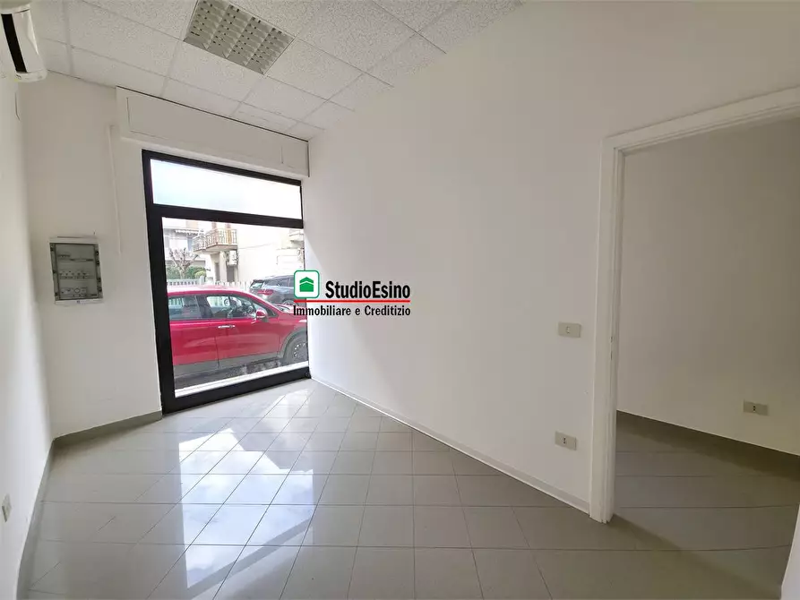 Immagine 4 di Negozio in affitto  a San Benedetto Del Tronto