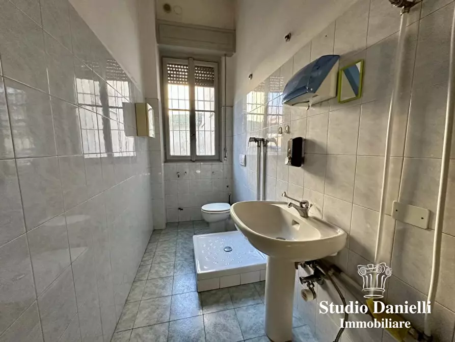 Immagine 10 di Ufficio in affitto  110 a Seregno