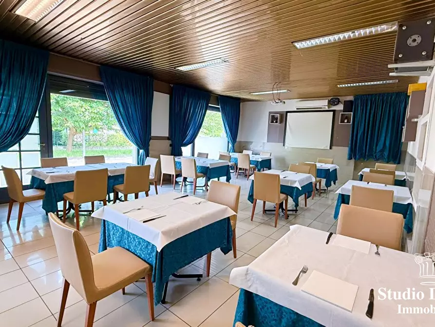 Immagine 3 di Ufficio in affitto  7 a Carate Brianza