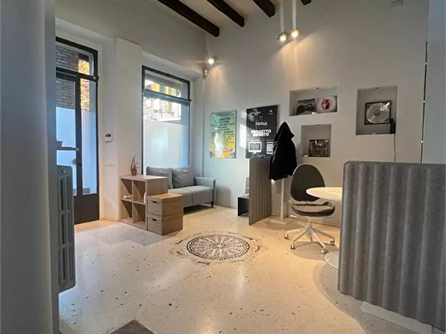 Immagine 5 di Ufficio in affitto  10 a Carate Brianza