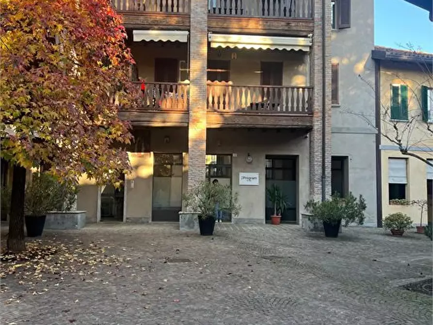 Immagine 2 di Ufficio in affitto  10 a Carate Brianza