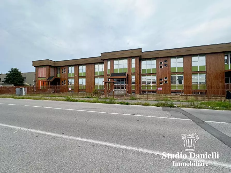 Immagine 1 di Ufficio in affitto  45 a Carate Brianza