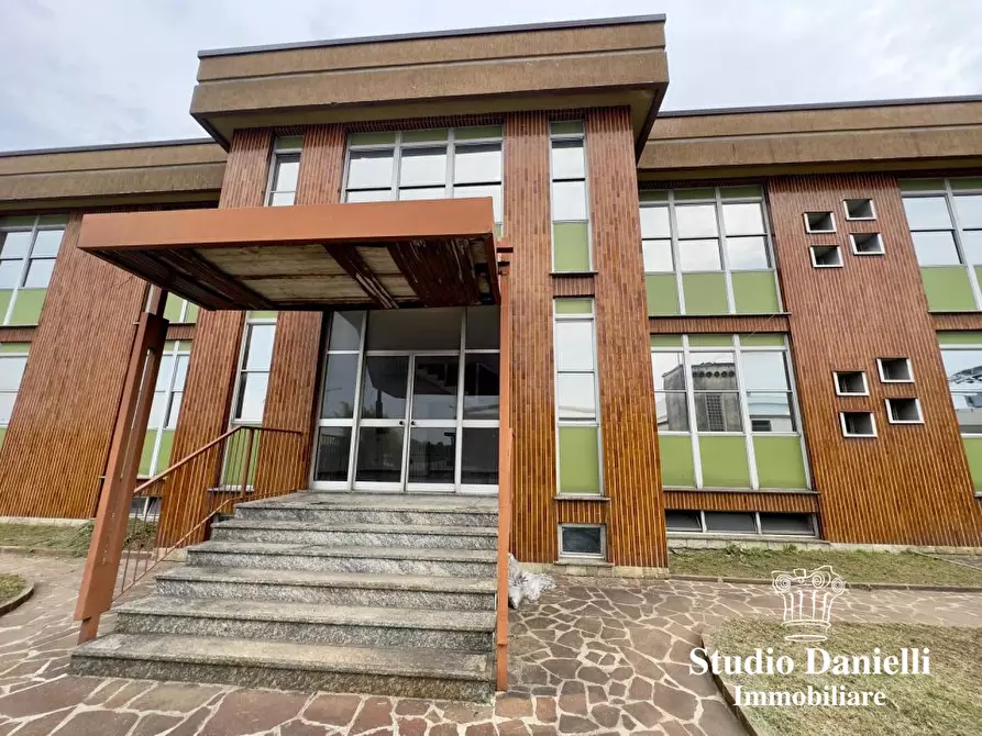 Immagine 10 di Ufficio in affitto  45 a Carate Brianza