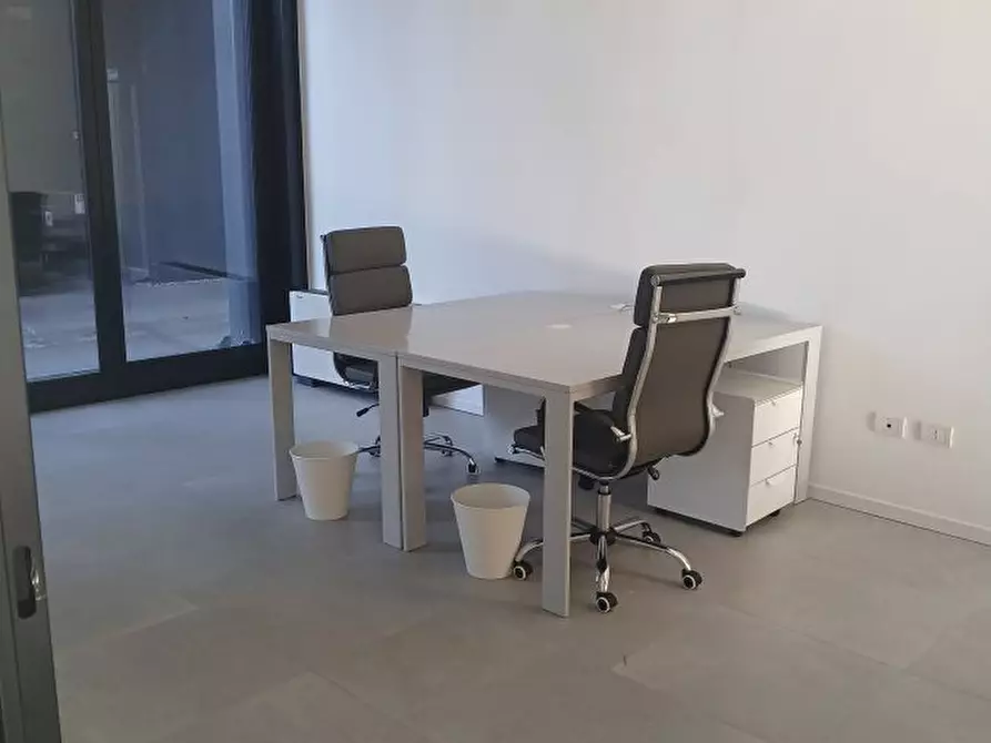 Immagine 1 di Ufficio in affitto  a Parma