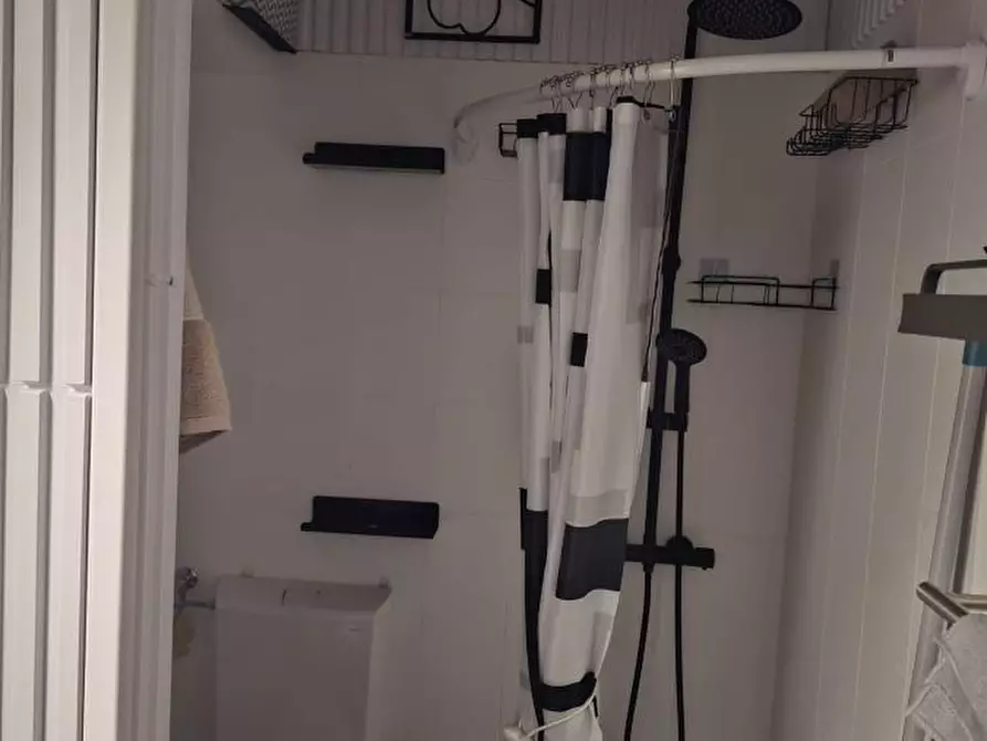 Immagine 7 di Ufficio in affitto  a Massa