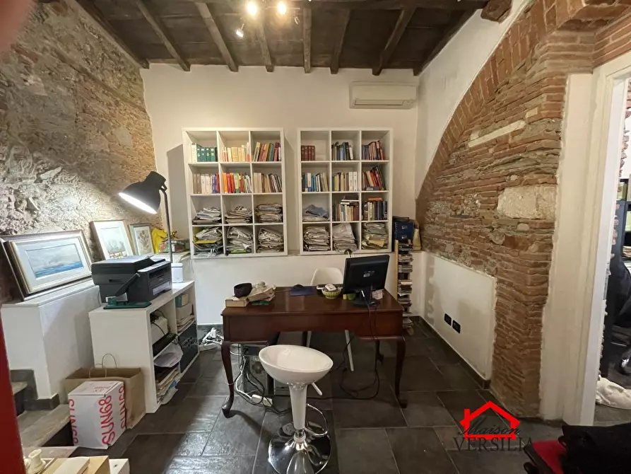 Immagine 3 di Ufficio in affitto  a Massa