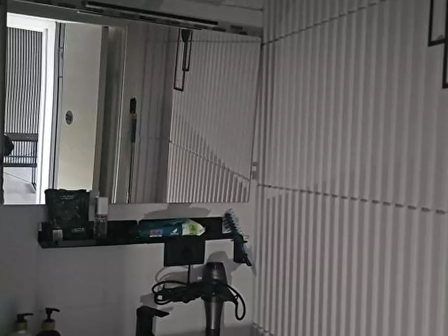 Immagine 6 di Ufficio in affitto  a Massa