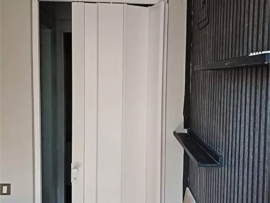 Immagine 6 di Ufficio in affitto  a Massa