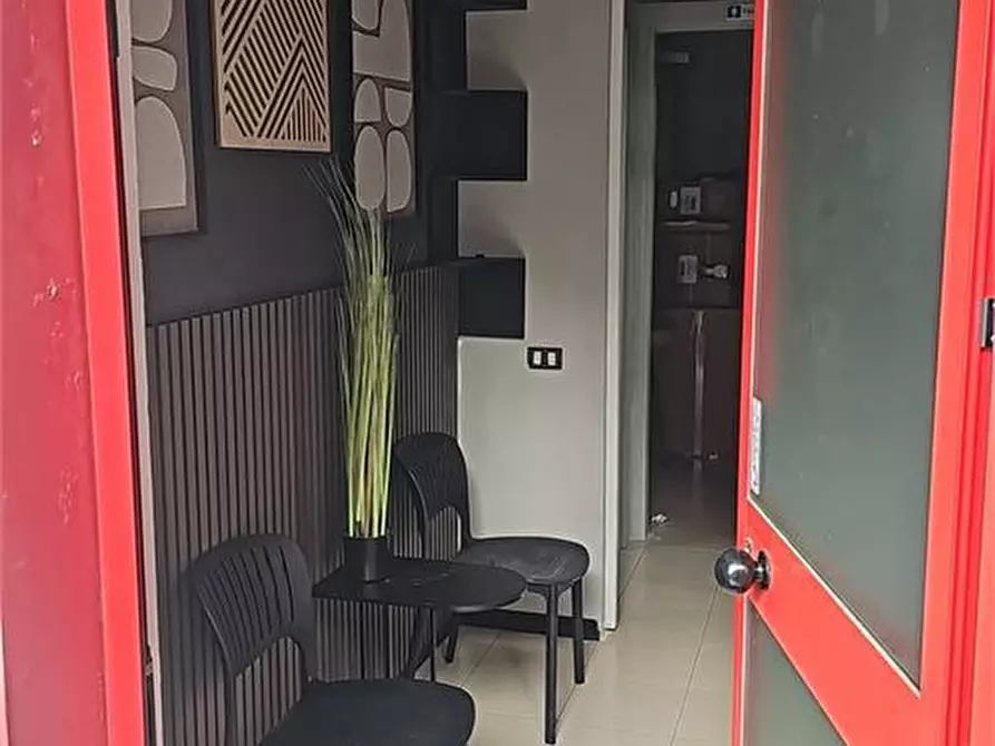 Immagine 1 di Ufficio in affitto  a Massa