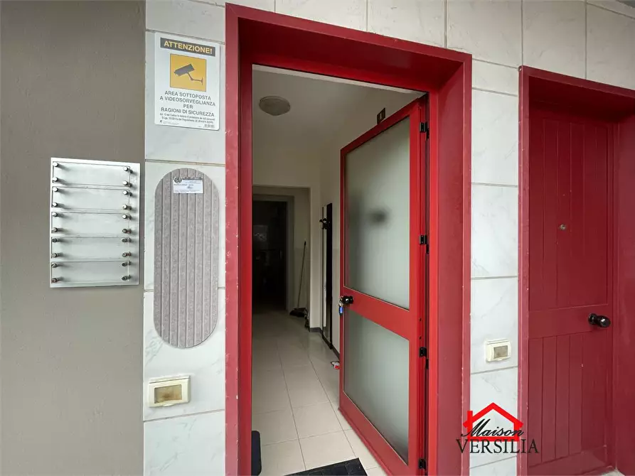 Immagine 2 di Ufficio in affitto  a Massa