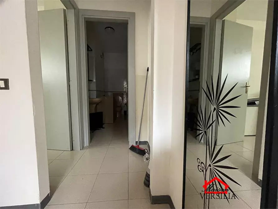 Immagine 8 di Ufficio in affitto  a Massa