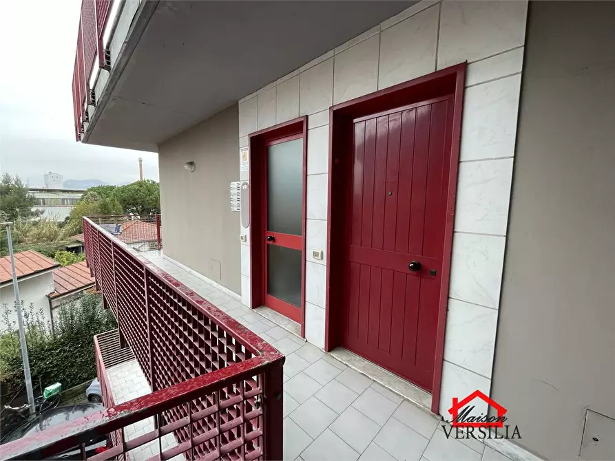 Immagine 1 di Ufficio in affitto  a Massa