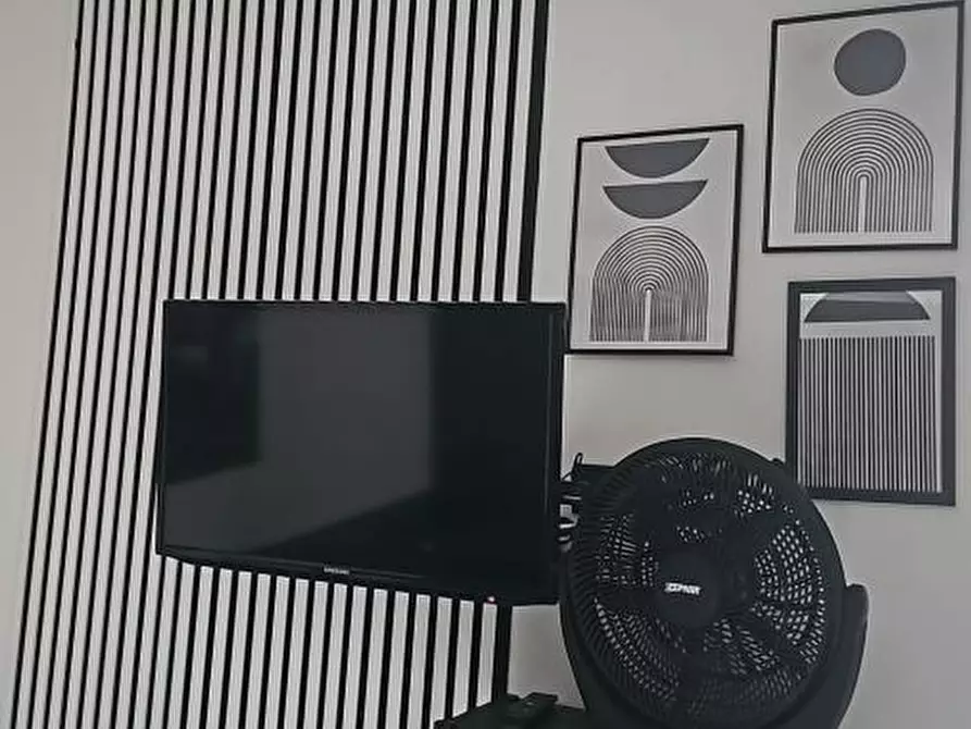 Immagine 3 di Ufficio in affitto  a Massa